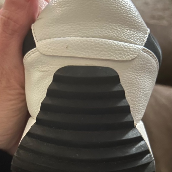 Dolce Vita Breela Sneakers - Picture 6 of 8